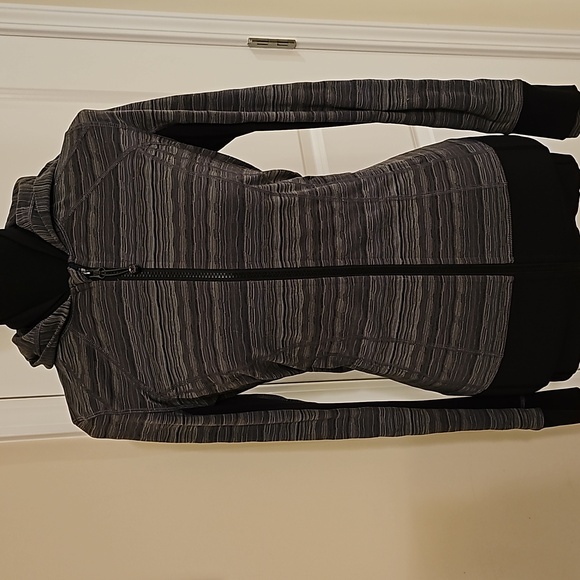 259. Lululemon Daily Practice Jacket - Picture 1 of 12